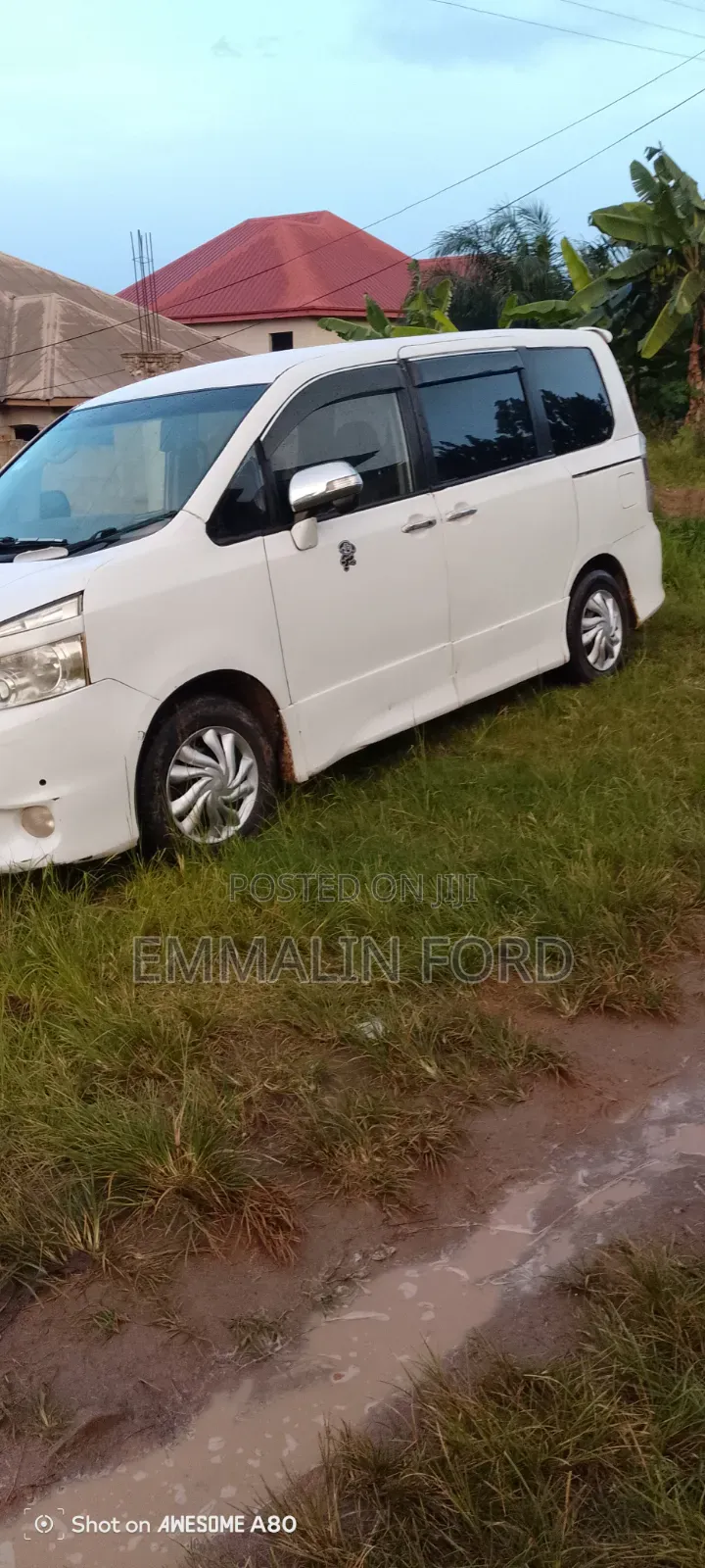 Toyota Voxy X 2WD 8-Seater 2015 White
