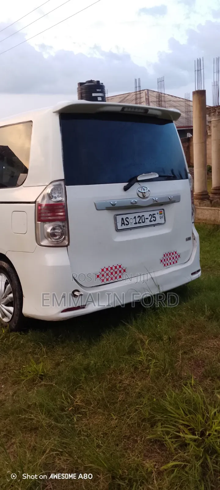 Toyota Voxy X 2WD 8-Seater 2015 White