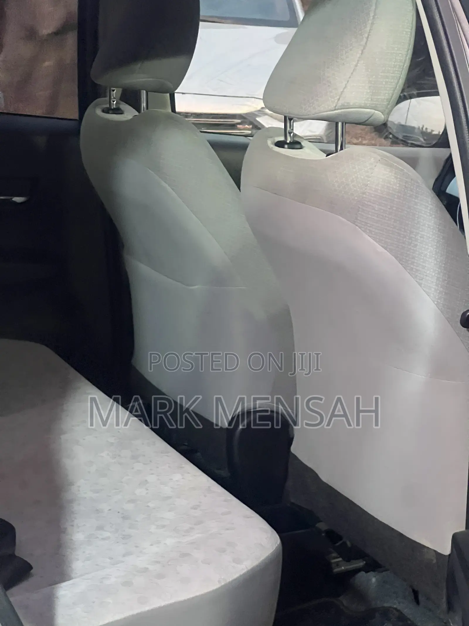 Toyota Vitz 2012 Silver