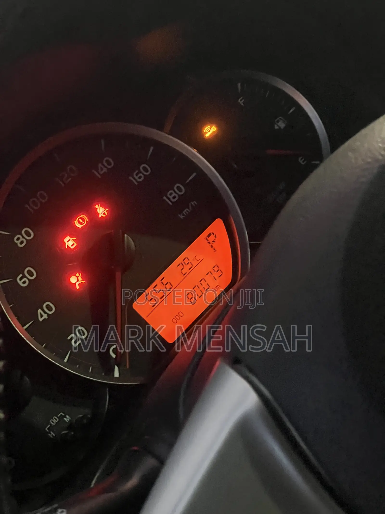 Toyota Vitz 2012 Silver