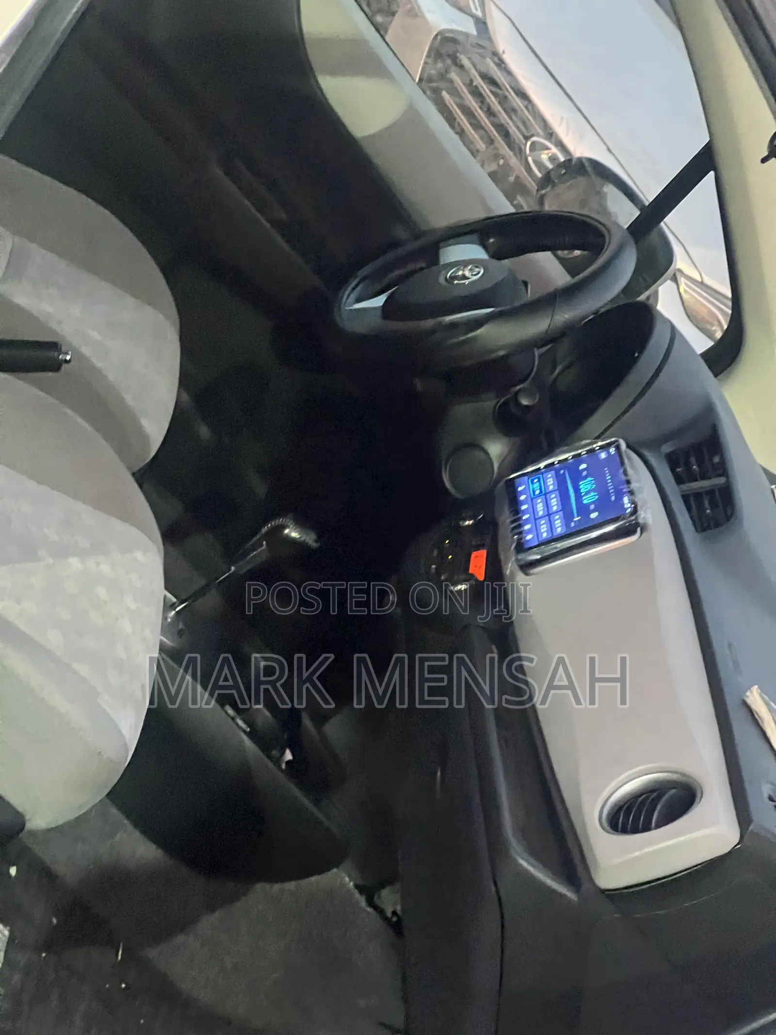 Toyota Vitz 2012 Silver