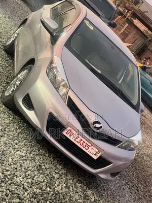 Toyota Vitz 2012 Silver