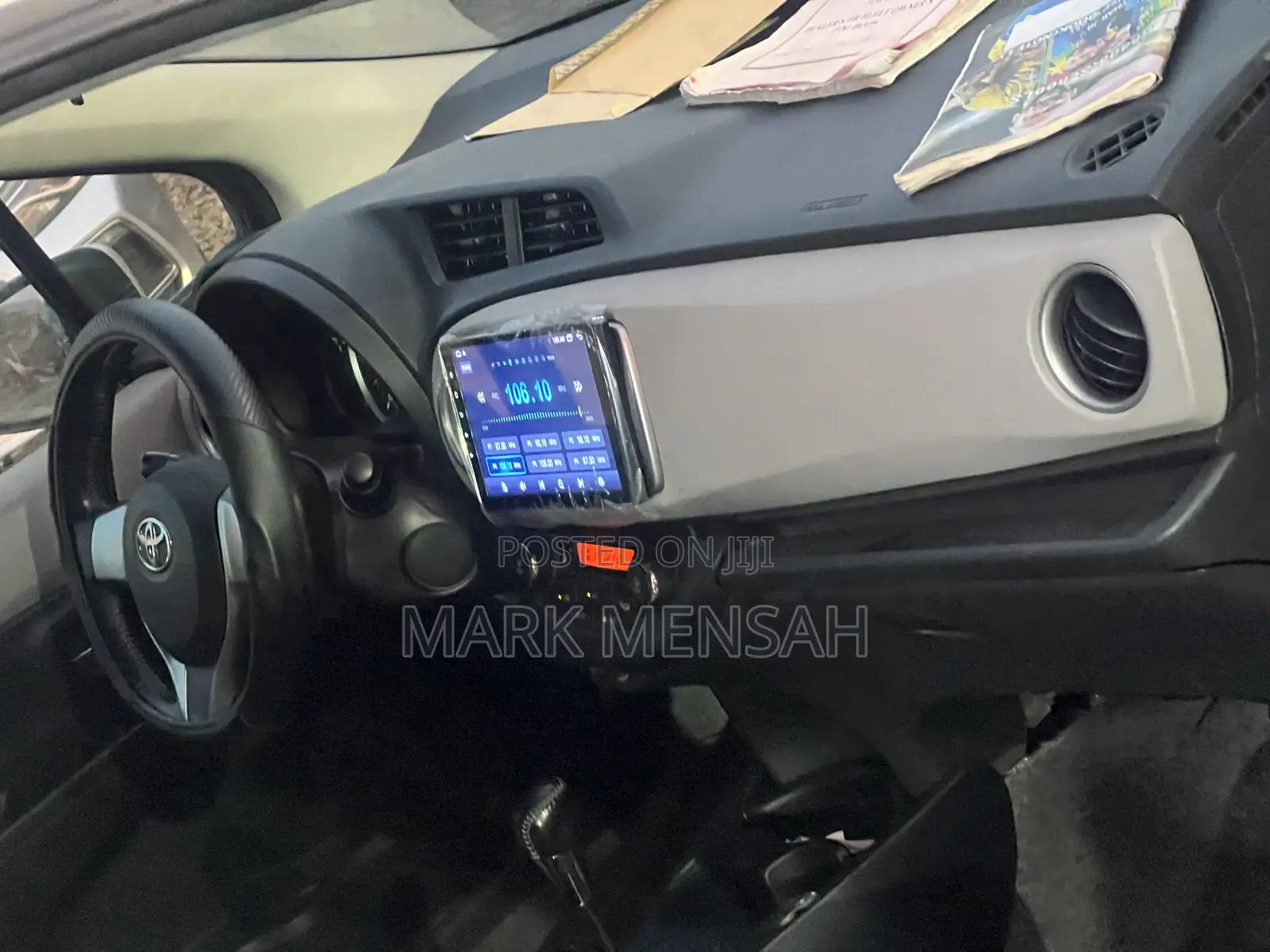 Toyota Vitz 2012 Silver