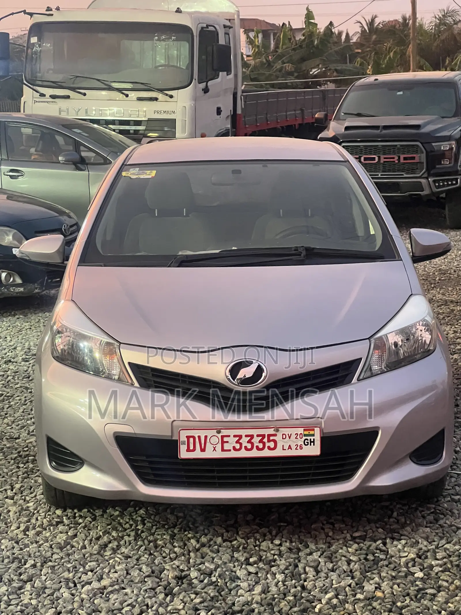 Toyota Vitz 2012 Silver