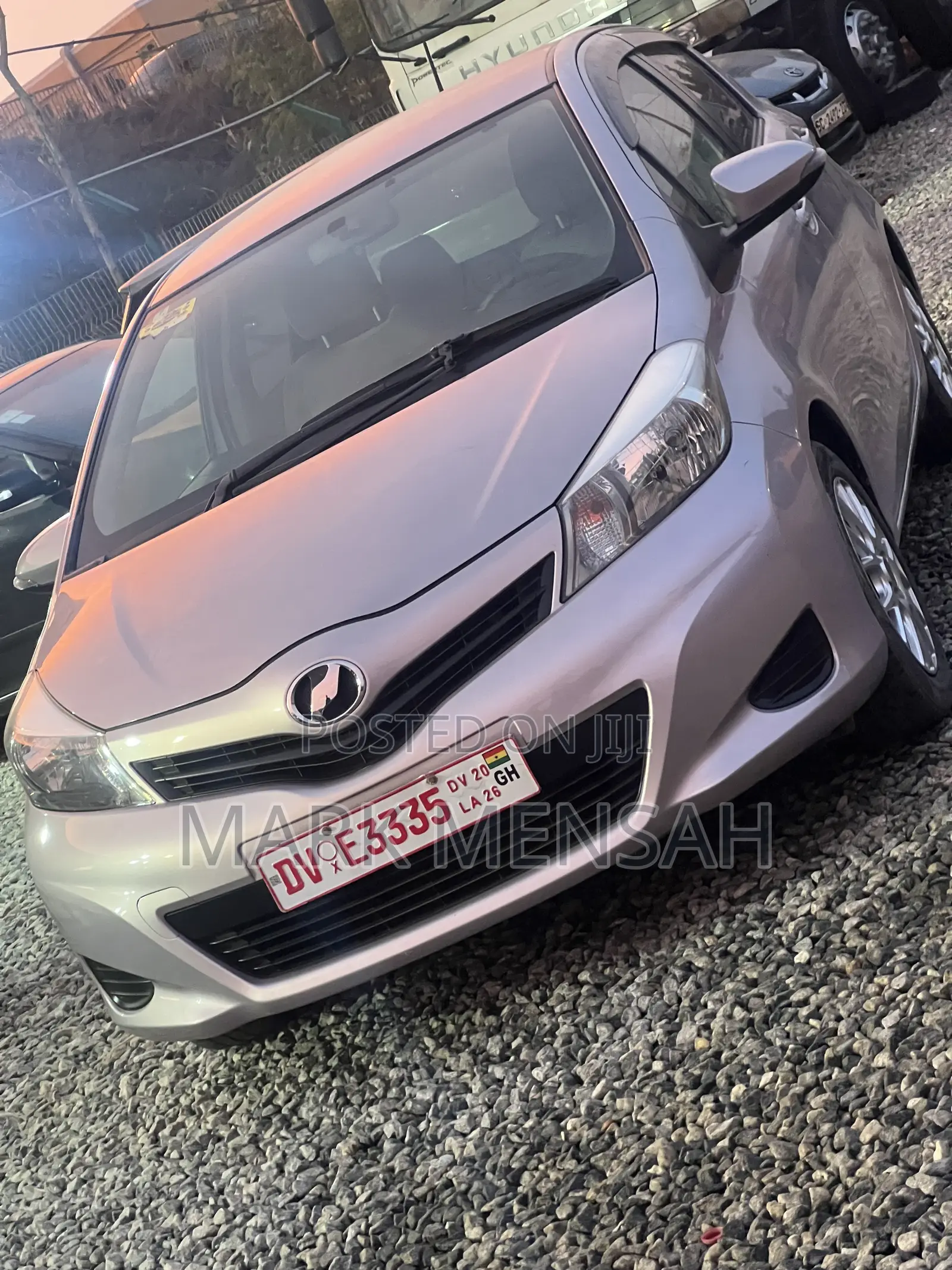 Toyota Vitz 2012 Silver