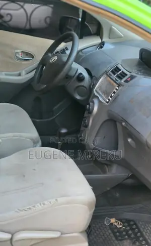 Toyota Vitz 2010 Green
