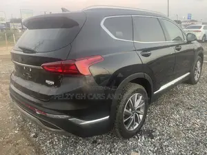 Hyundai Santa Fe SE 2021 Black