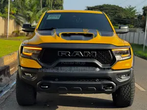 RAM ProMaster 2023 Yellow
