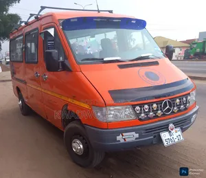 Mercedes-Benz Sprinter 2009 Orange