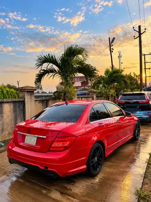 Mercedes-Benz C250 2013 Red