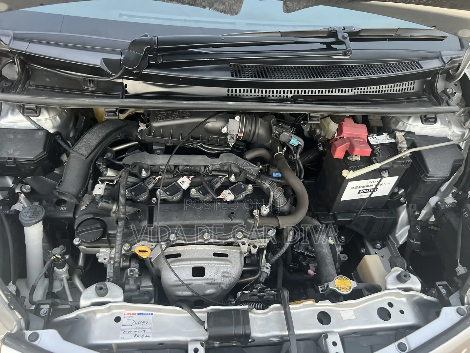 Toyota Vitz 1.3 FWD 5dr 2013 Silver