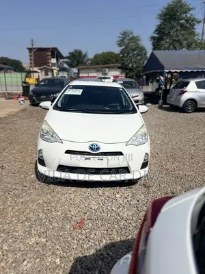 Toyota Aqua 2013 White