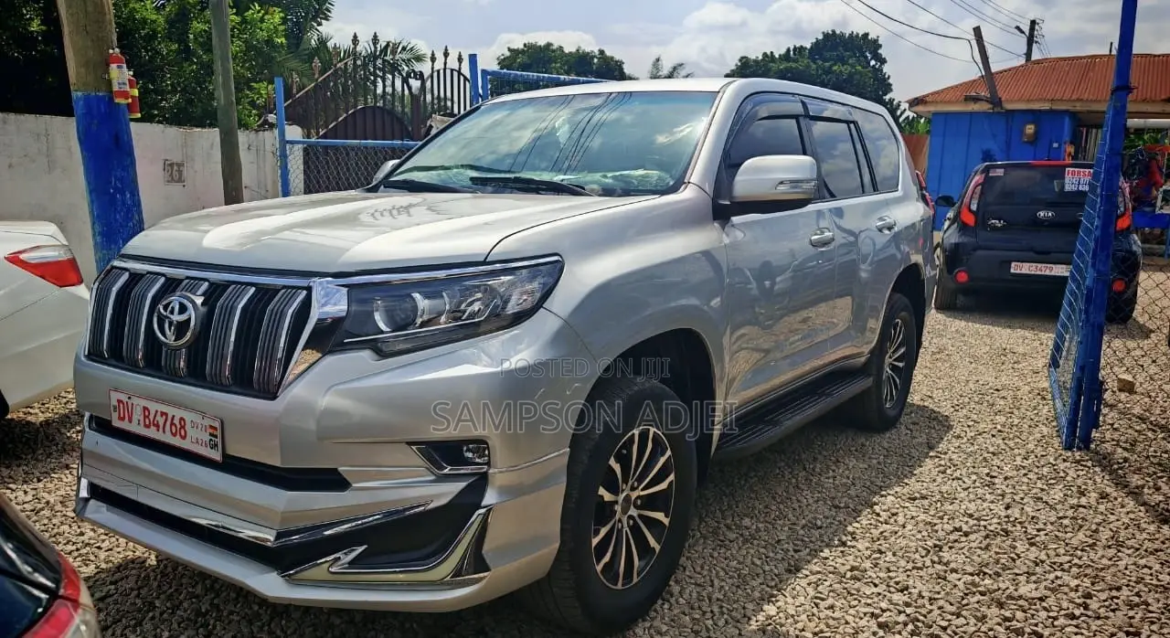 Toyota Land Cruiser Prado 2011 Silver