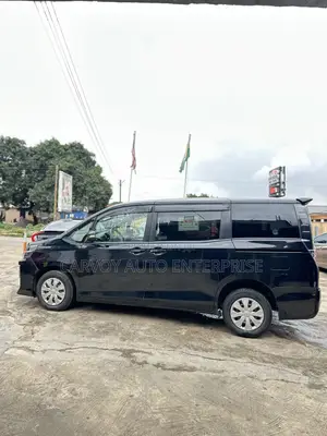 Toyota Voxy X 4WD 7-Seater 2016 Black