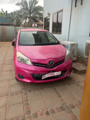 Toyota Vitz 2010 Red