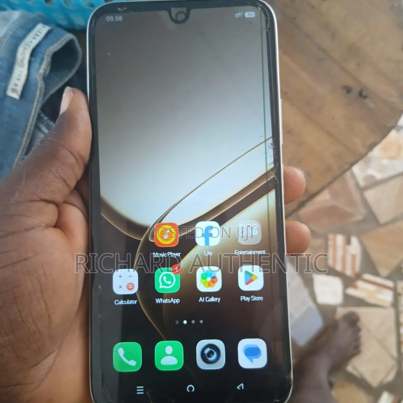 Infinix Hot 70 128 GB White