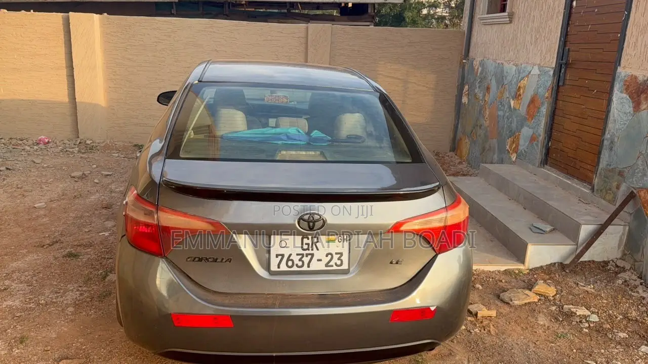 Toyota Corolla LE 4dr Sedan (1.8L 4cyl CVT) 2017 Gray