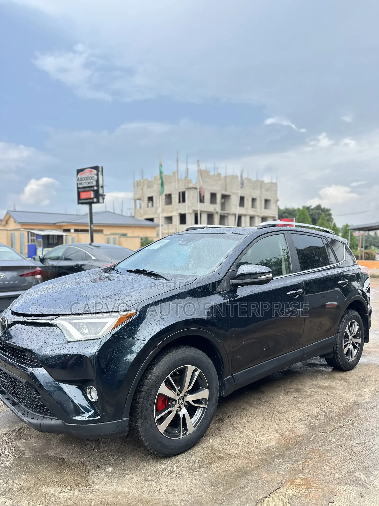 Toyota RAV4 LE AWD (2.5L 4cyl 6A) 2017 Ivory