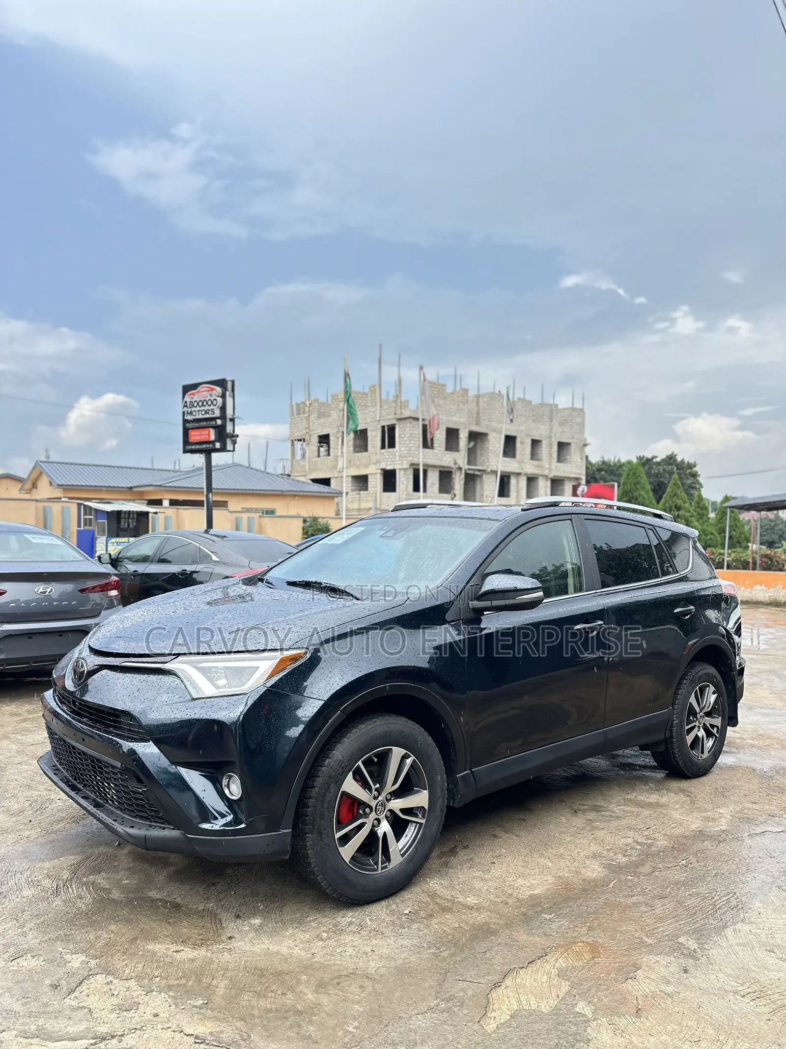 Toyota RAV4 LE AWD (2.5L 4cyl 6A) 2017 Ivory