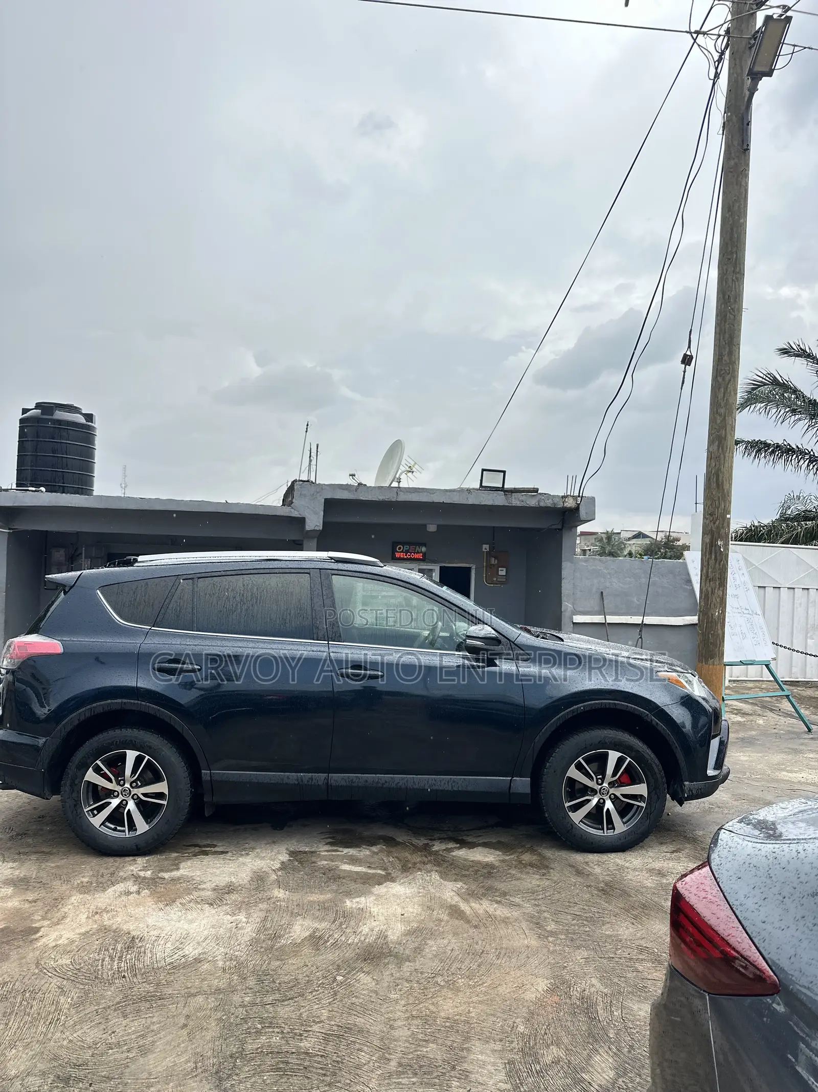 Toyota RAV4 LE AWD (2.5L 4cyl 6A) 2017 Ivory
