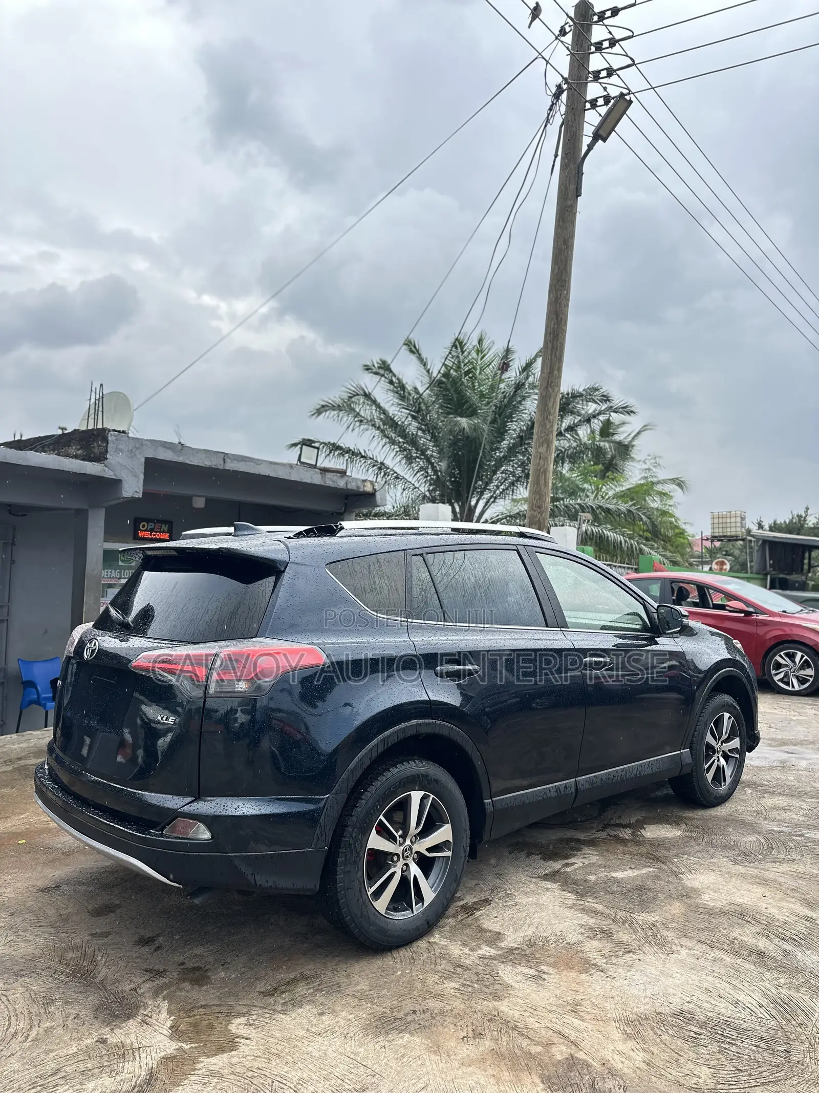 Toyota RAV4 LE AWD (2.5L 4cyl 6A) 2017 Ivory