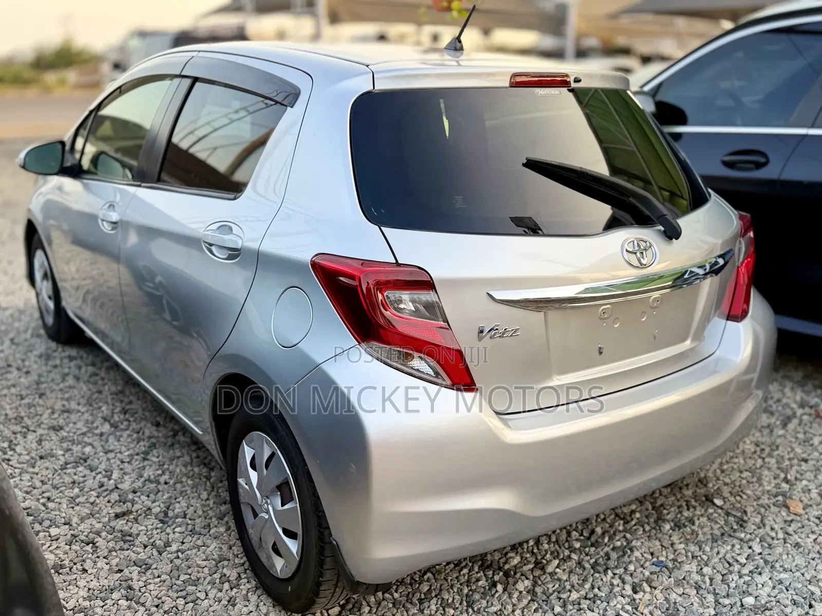 Toyota Vitz 1.3 FWD 5dr 2015 Silver