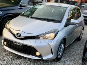 Toyota Vitz 1.3 FWD 5dr 2015 Silver