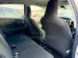 Toyota Vitz 1.3 FWD 5dr 2015 Silver