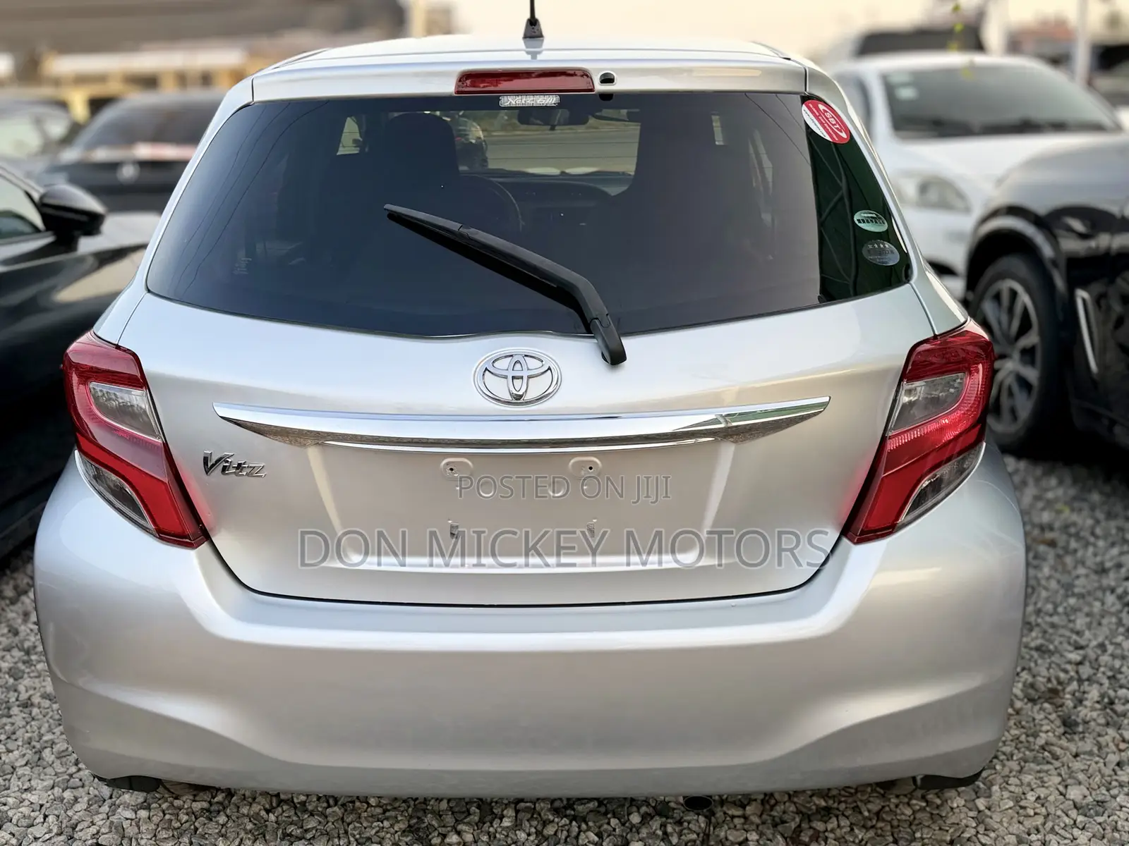 Toyota Vitz 1.3 FWD 5dr 2015 Silver