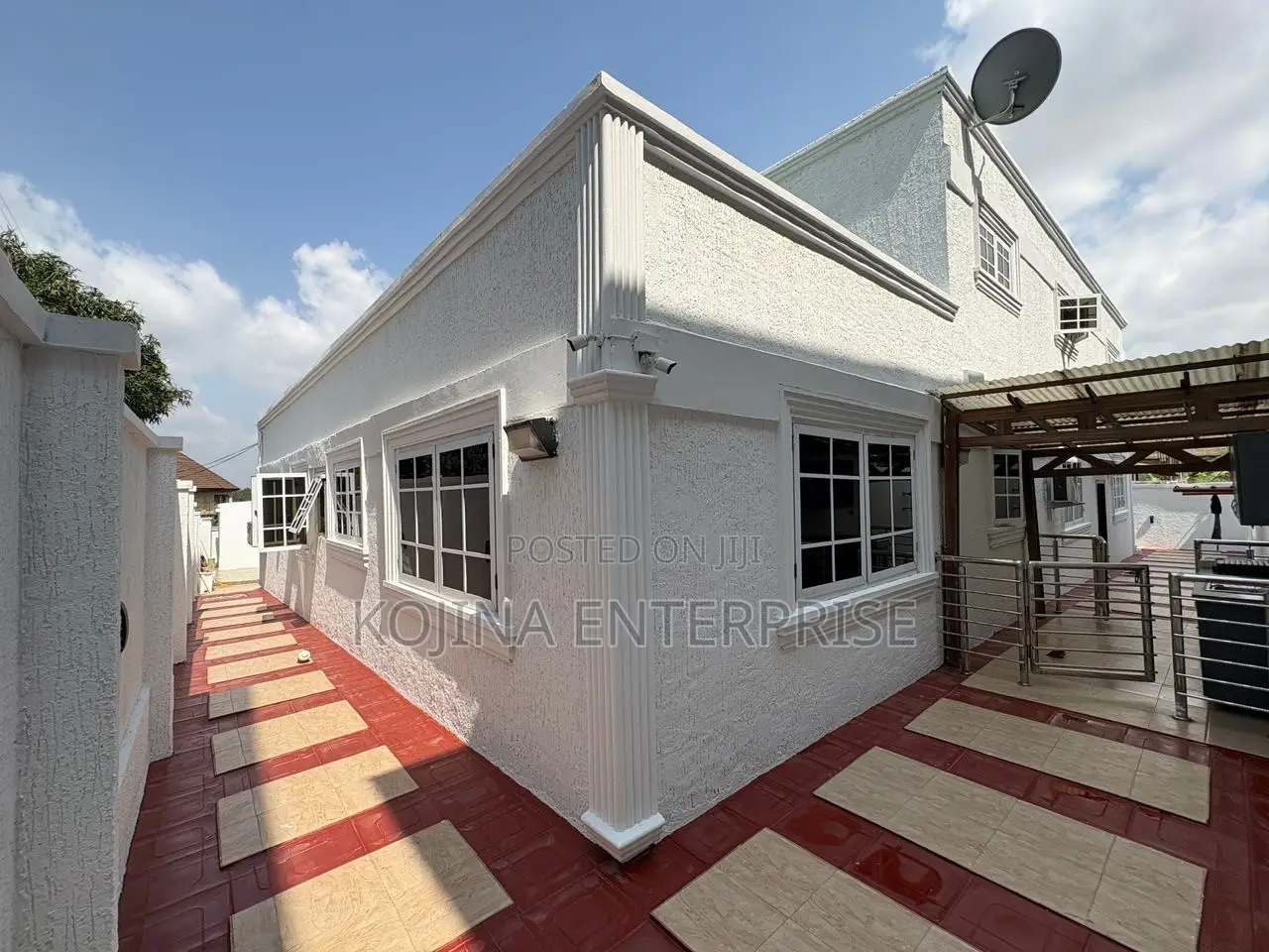 Furnished 7bdrm Mansion in Abrepo Bronikrom, Adansi South for sale