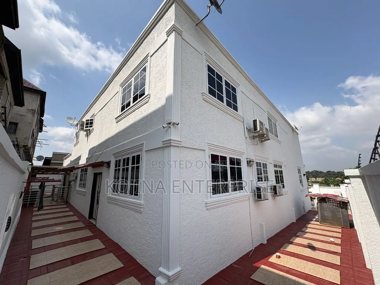 Furnished 7bdrm Mansion in Abrepo Bronikrom, Adansi South for sale