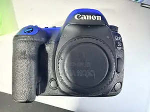 Canon 5D Mark IV