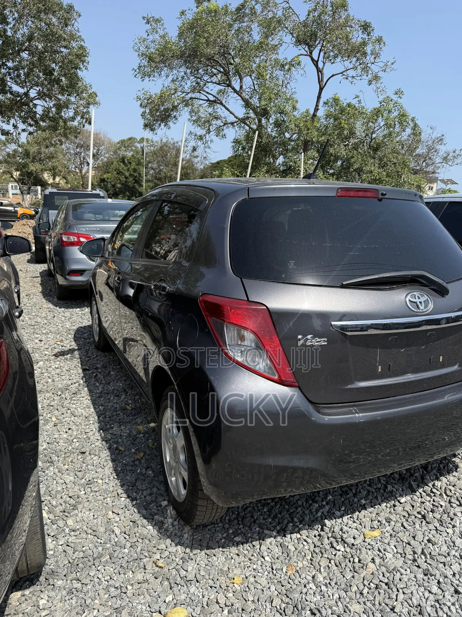 Toyota Vitz 1.3 FWD 5dr 2013 Brown