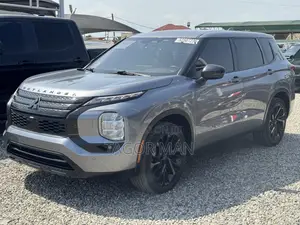 Mitsubishi Outlander SE Black Edition 2023 Gray