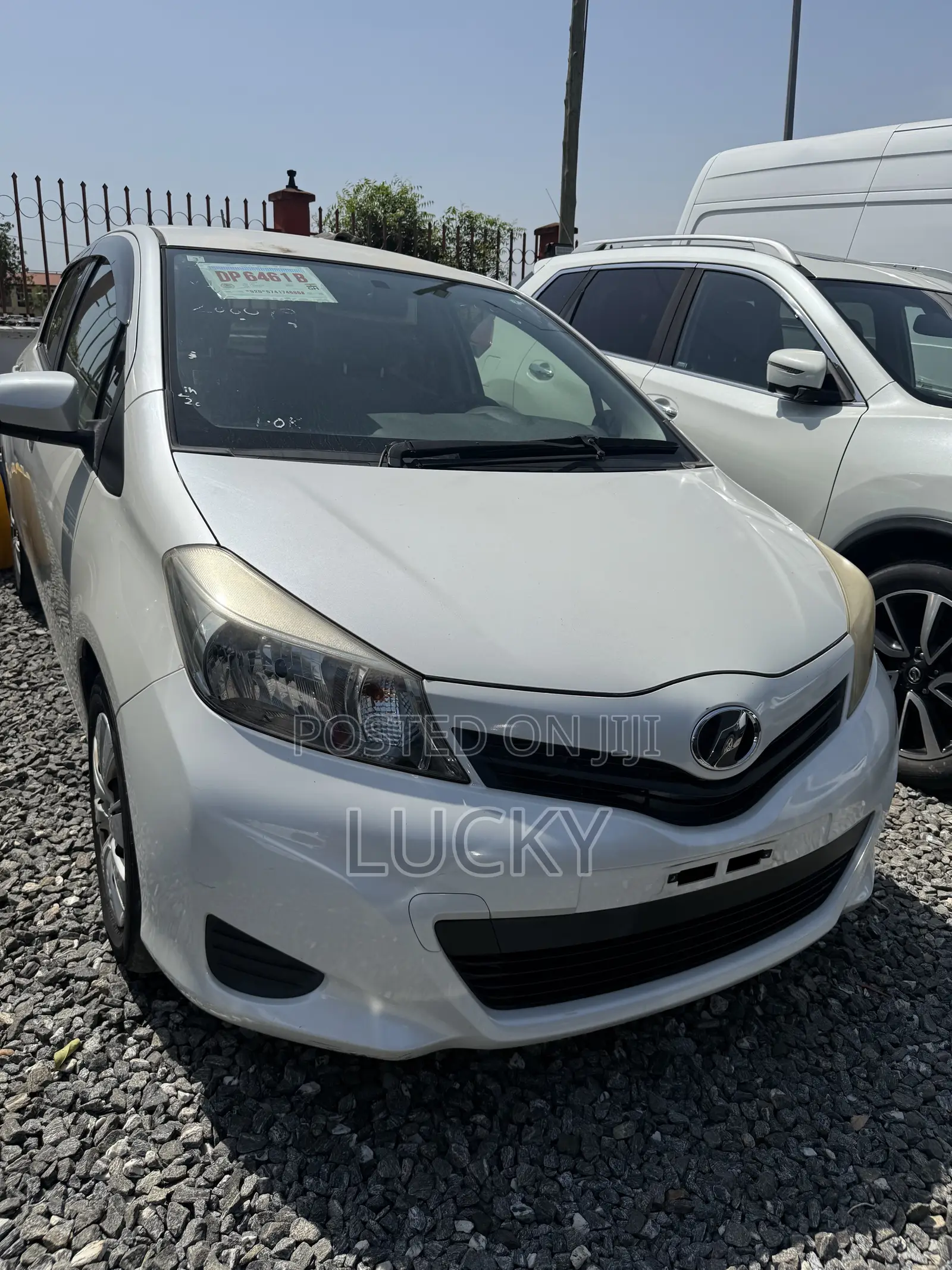 Toyota Vitz 1.3 AWD 5dr 2013 White