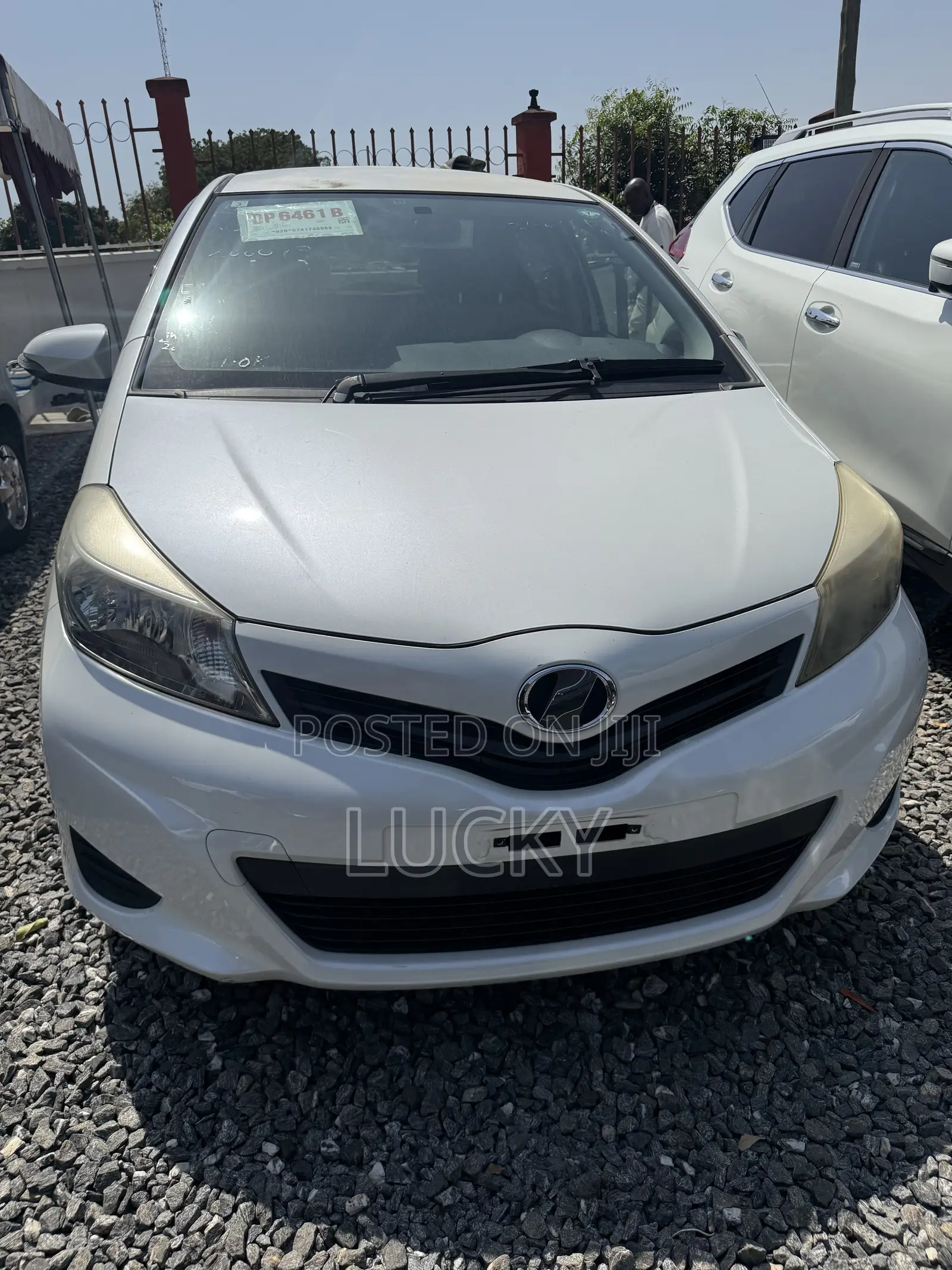 Toyota Vitz 1.3 AWD 5dr 2013 White