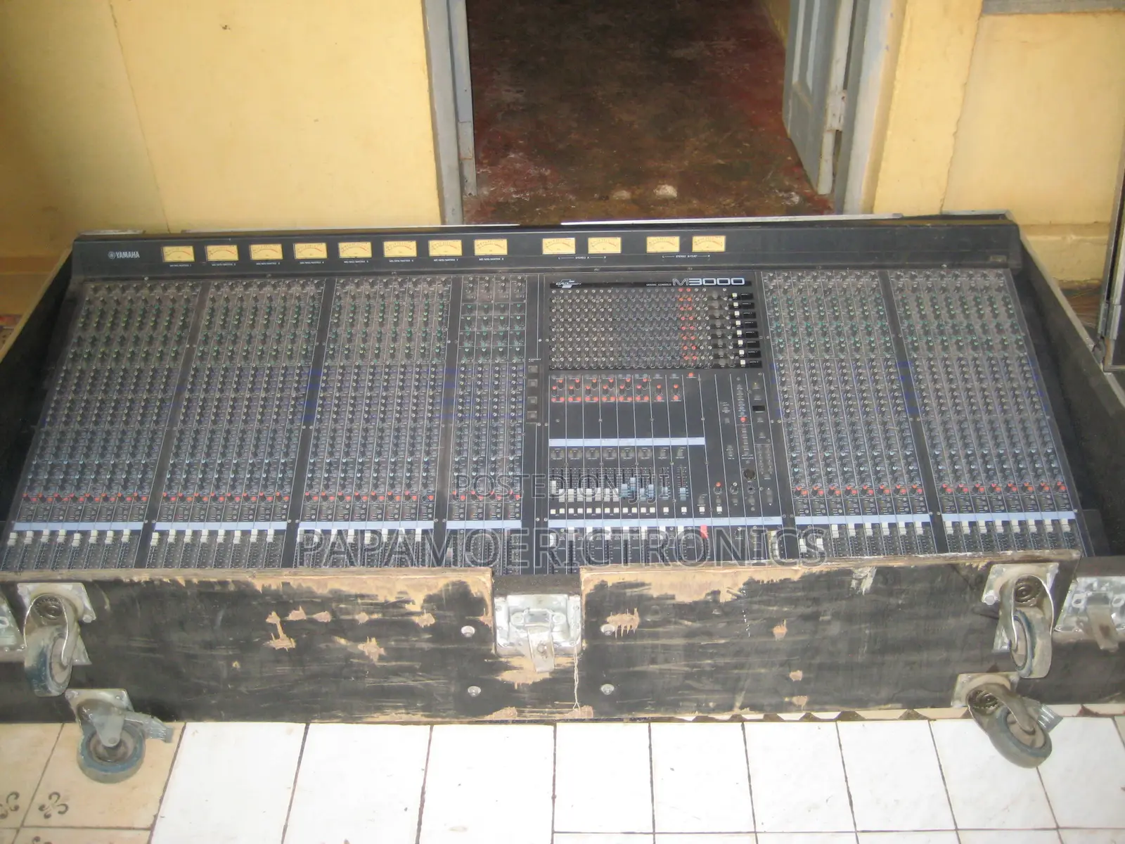 Yamaha M3000 Series Professional Mixer