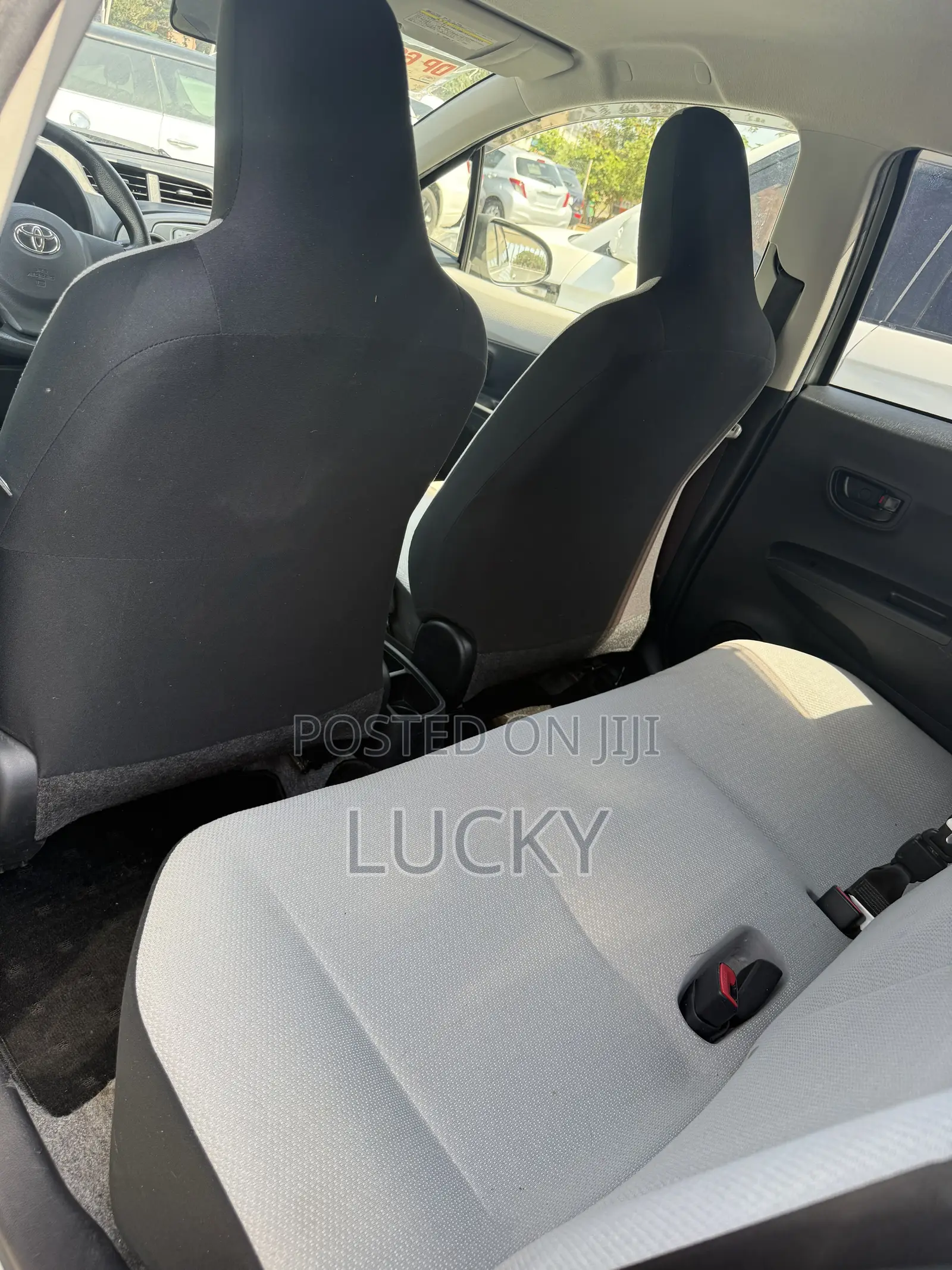 Toyota Vitz 1.3 FWD 5dr 2013 Green