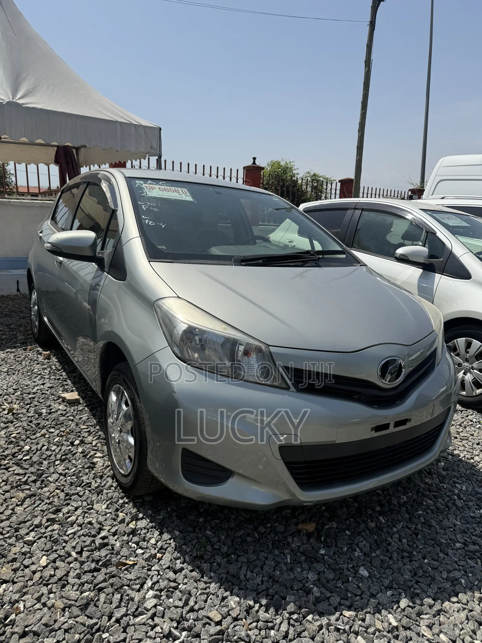 Toyota Vitz 1.3 FWD 5dr 2013 Green