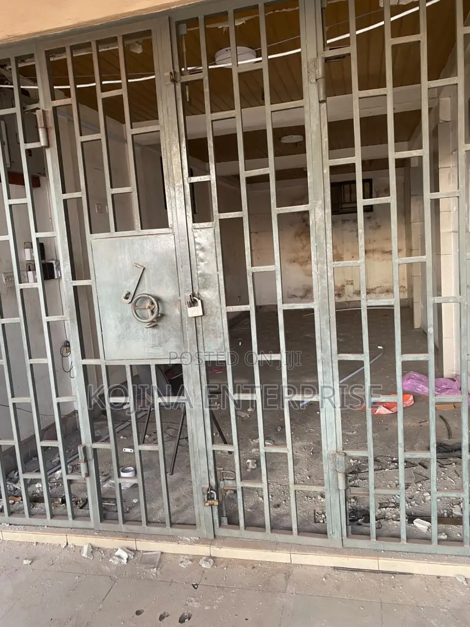 Shop Space for Rent – Patasi High Street, Kumasi