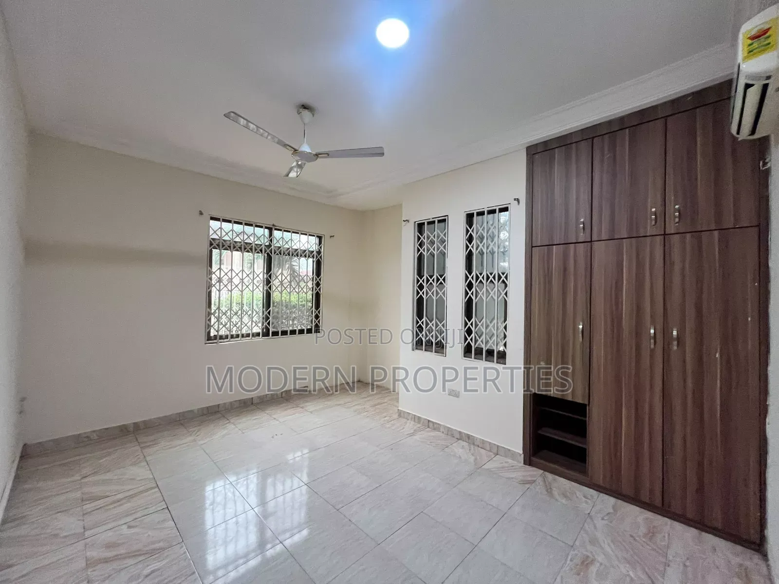 4bdrm House in Modern Properties, Sakumono for rent