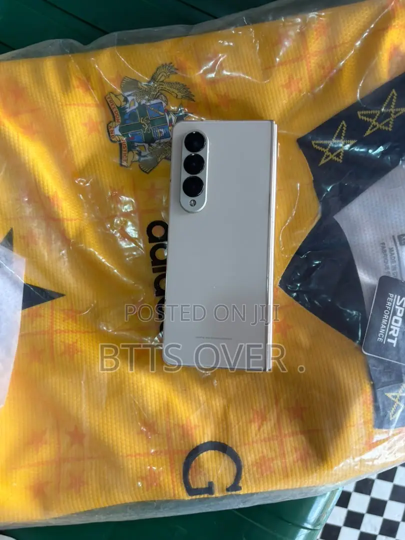 Samsung Galaxy Z Fold4 256 GB Gold