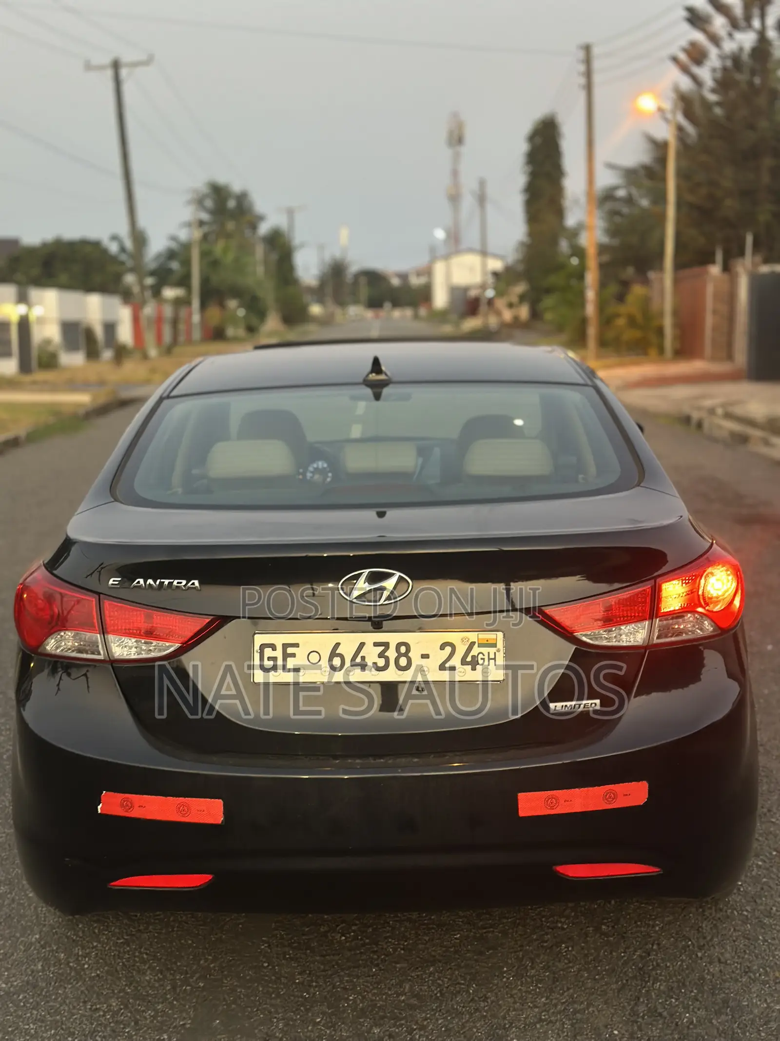 Hyundai Elantra Limited Sedan FWD (1.8L 4cyl 6A) 2013 Black