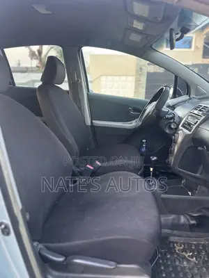Toyota Vitz 1.3 AWD 5dr 2010 Blue