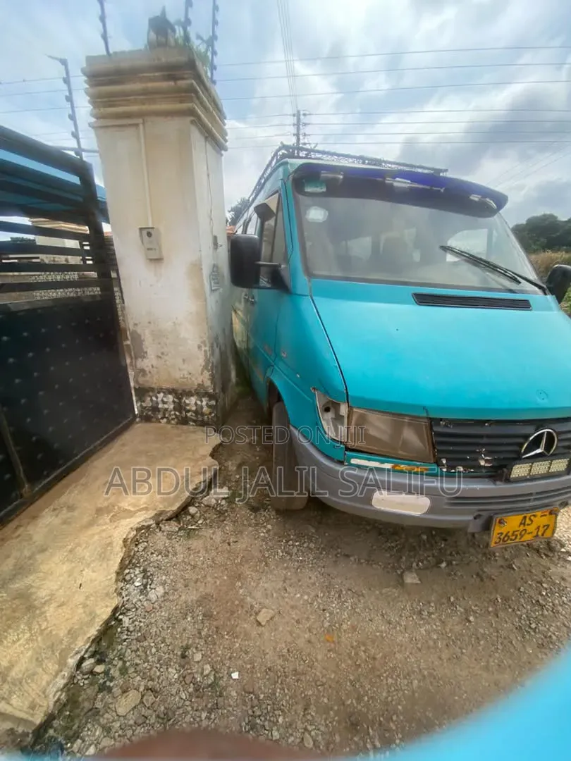 Mercedes-Benz Sprinter 2017 Blue