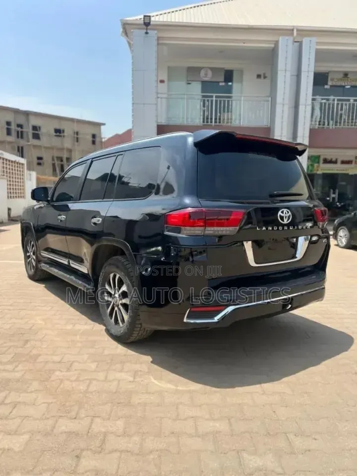 Toyota Land Cruiser 2017 Matt Black