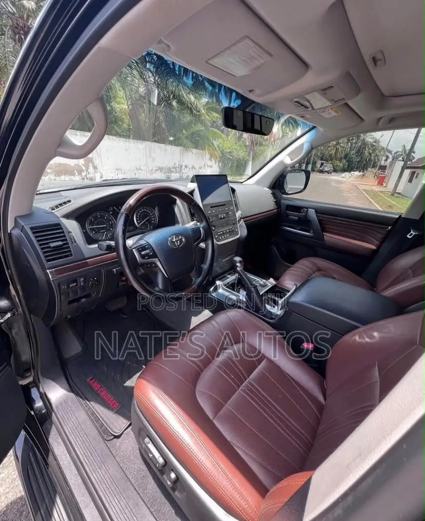 Toyota Land Cruiser 5.7 V8 EXR 2017 Black