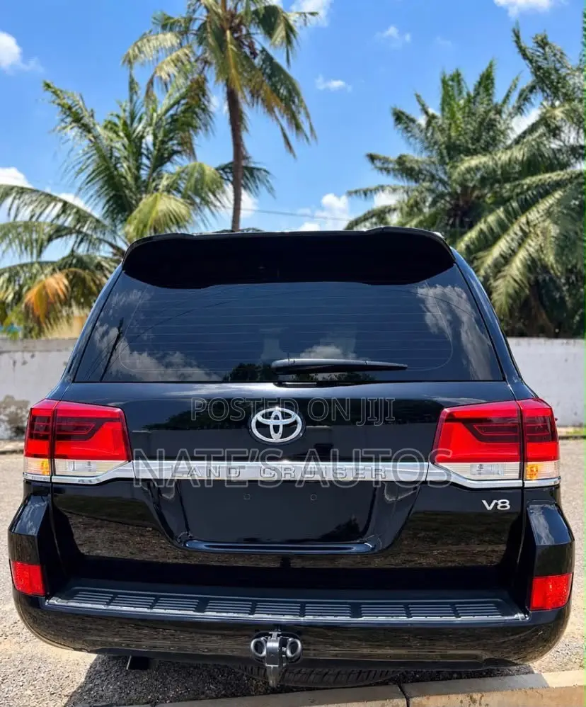 Toyota Land Cruiser 5.7 V8 EXR 2017 Black