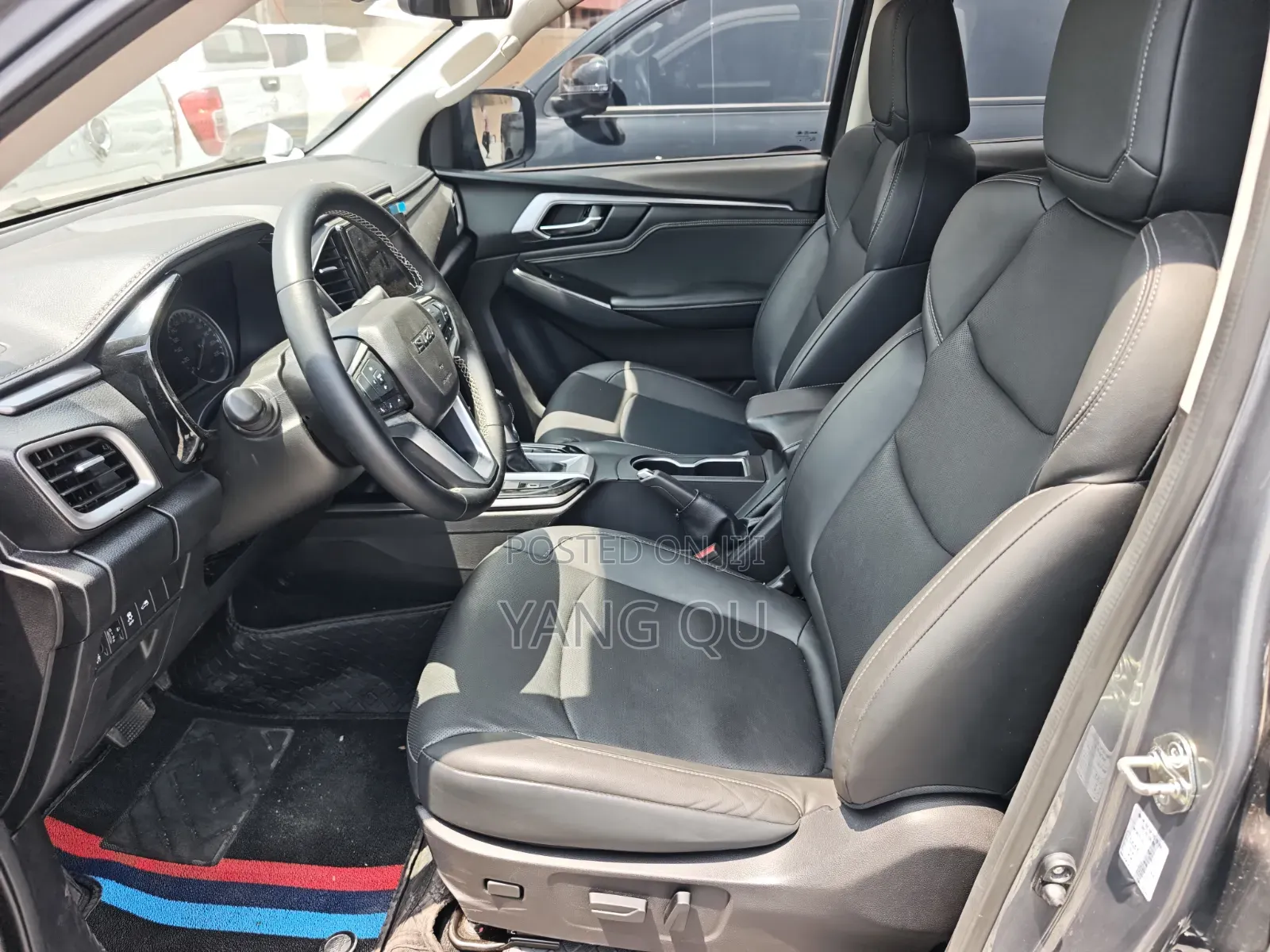 Isuzu D-MAX 2022 Gray
