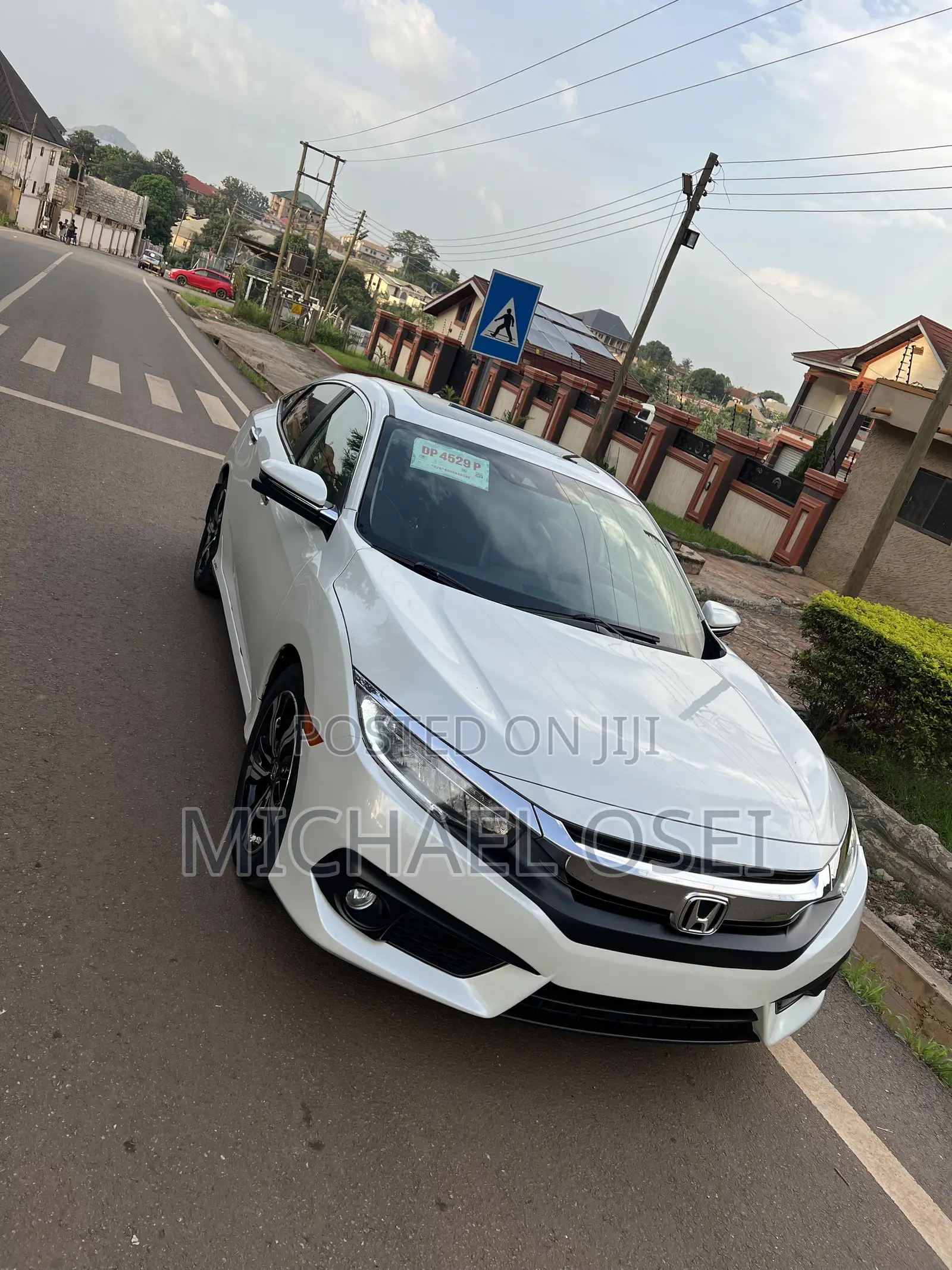 Honda Civic Touring 2dr Coupe (1.5L 4cyl) 2017 Pearl
